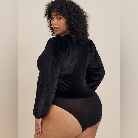 Torrid Black Velvet Velour Bodysuit Top Curvy Plus Size size 0X ^ 3 for $20 - Picture 5 of 6